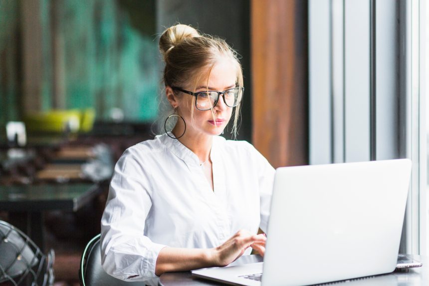 businesswoman working laptop